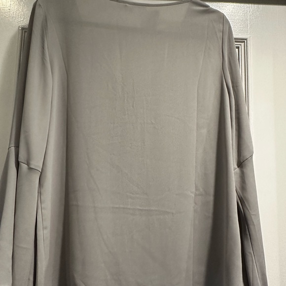 Bell sleeve chiffon blouse - Picture 2 of 2